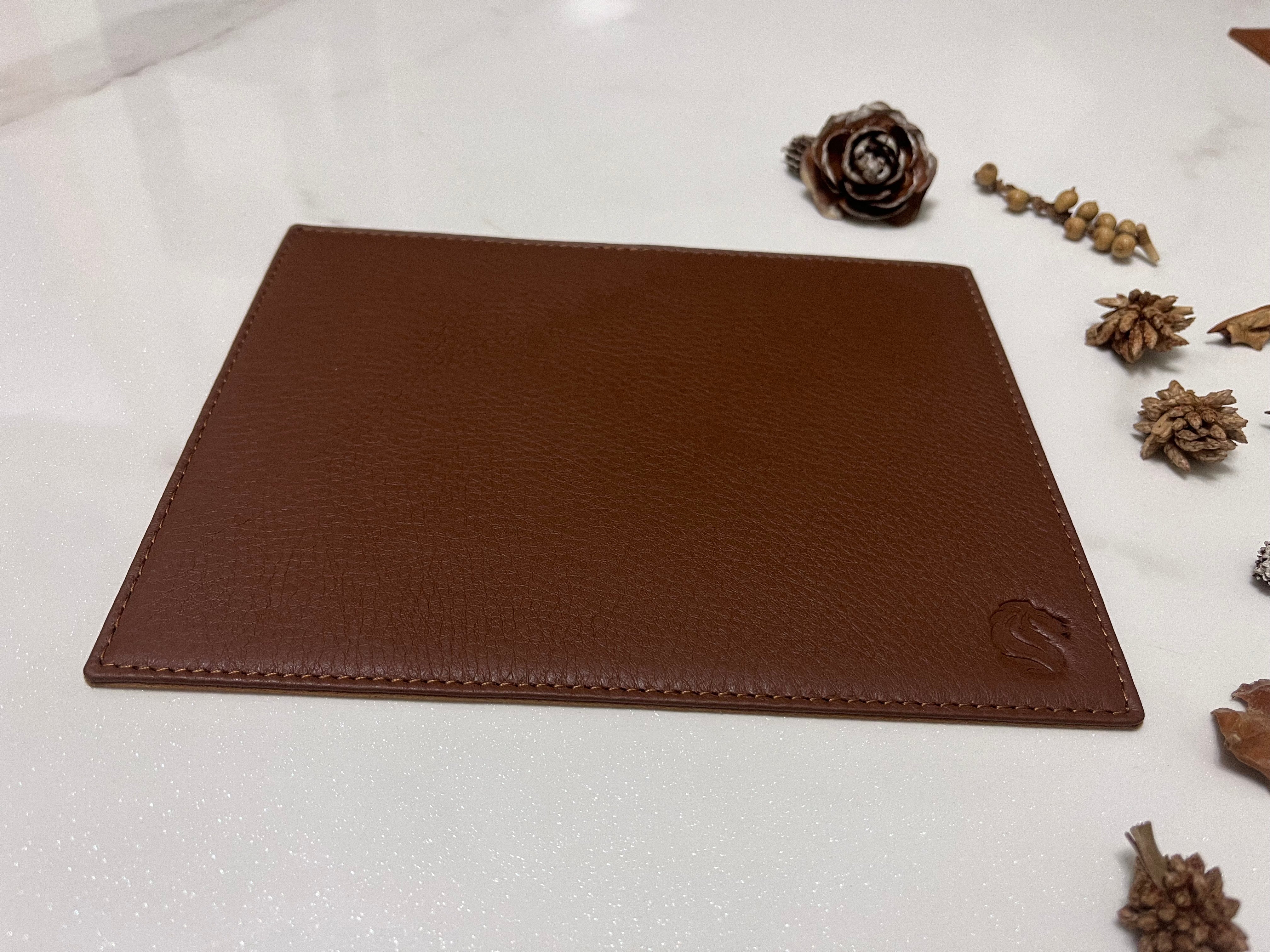 Premium Leather Mouse Pad – Minimal Desk Essential