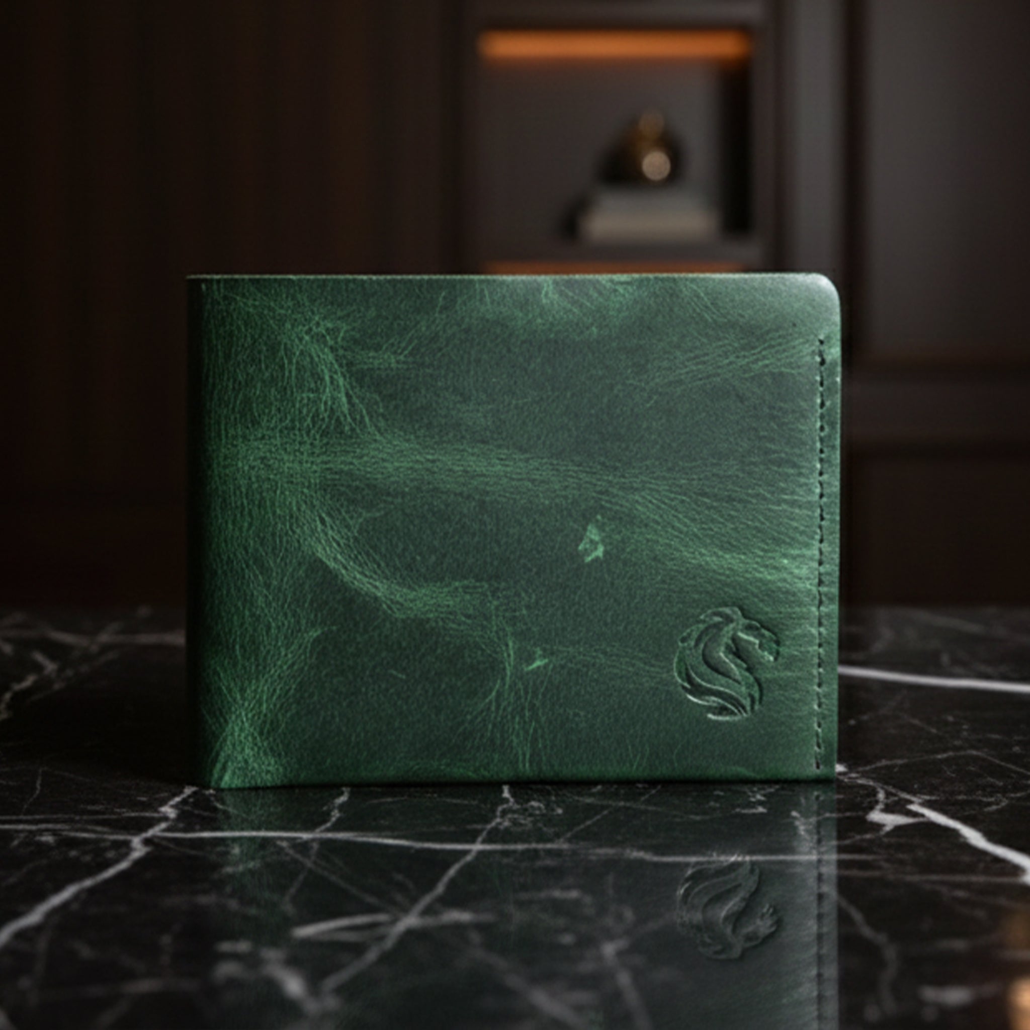 Moon Cut Leather Wallet – Premium Bifold with Curved Card Slots